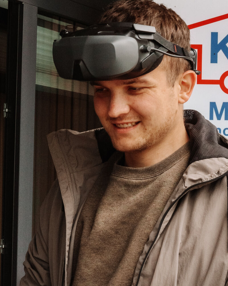 Marvin Brose mit FPV-Brille